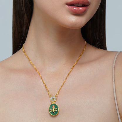 Green Onyx Vintage Queen Necklace